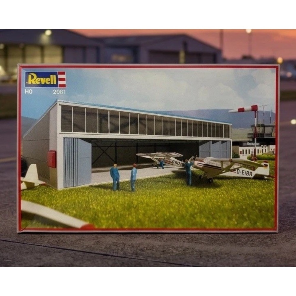 Revell HO 2081 – Hangar with 2 Planes Model Kit (1:87 / HO Scale) Unbuilt